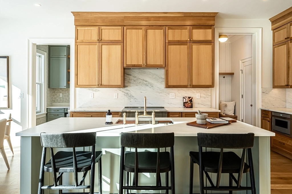 Danby Marble kitchen island and splash - Lexington, MA